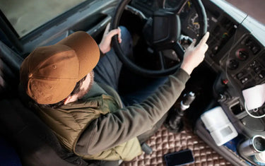 Fajne gadżety do ciężarówki, które ułatwią Ci życie w trasie