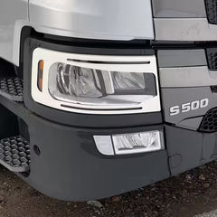 Brwi na reflektory Scania S&R 2016+ z wyięciem na kierunkowskaz i światło pozycyjne