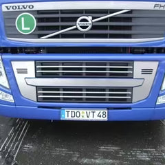 Listwy ozdobne ze stali nierdzewnej na grill na malowane części; Volvo FH III >2008