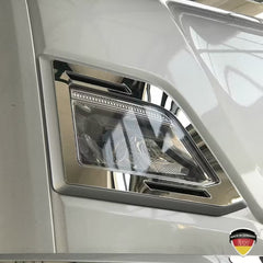 Listwy ozdobne ze stali nierdzewnej wokół reflektorów Scania S, R (2017-)