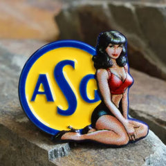 Metalowa przypinka Pin-up ASG