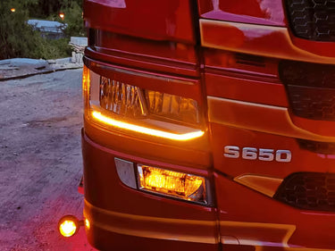 Moduł LED światła pozycyjnego biały/pomarańczowy do reflektorów przeciwmgielnych Scania R/S 2016-2022