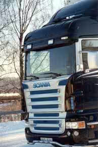 Osłona przeciwsłoneczna SCANIA 4/R -06/2013 kabina Topline z wycinkami na 2 obrysy i 2 reflektory