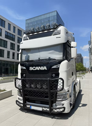 Osłona przeciwsłoneczna TruckKing do Scanii NG S&R 2016+, z otworami na lampy, głębokość 39 cm