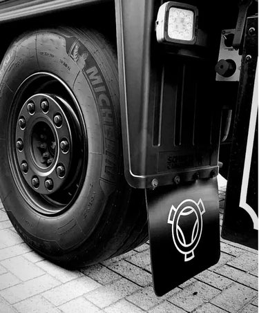 Chlapacz 40 cm x 35 cn Scania Vabis - czarny, białe log Image 1