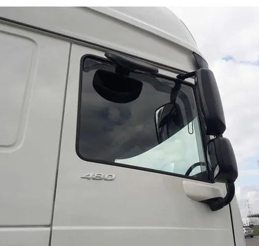 Osłony przeciwwiatrowe DAF XF106 Euro 6 z wycięciem na lusterko Image 1