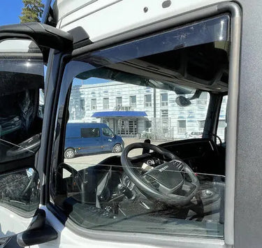 Owiewki na szyby boczne IVECO S-Way 10/2019- Image 1