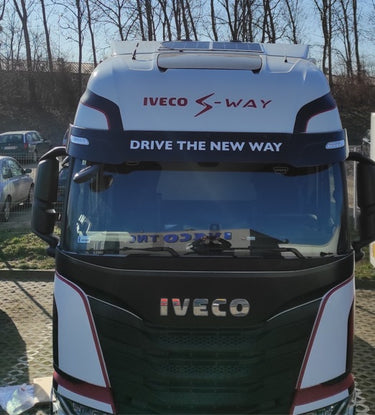 System Fotowoltaiczny Iveco S-Way 2X55 WP z Regulatorem MPPT Bluetooth, Nr Kat. 22H110UO70 Image 1