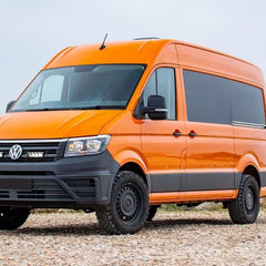 Zestaw dwóch lamp LED Lazer Triple-R 750 Std w grill z montażem do VW Crafter 2017+