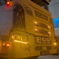 Zestaw montażowy SKYPARTS do czterech reflektorów dalekiego zasięgu w grill Scania NG
