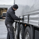 Plandeka ciężarowa – jak zabezpieczyć ją przed uszkodzeniem podczas transportu?