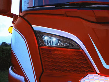 Dodatkowe światła pozycyjne LED białe/pomarańczowe do reflektorów dalekosiężnych Scania R/S 2023+