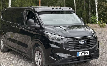 Osłona przeciwsłoneczna Ford Transit Custom / VW T7 z lampami Strands Dark Knight i LED bar Nuuk 20"