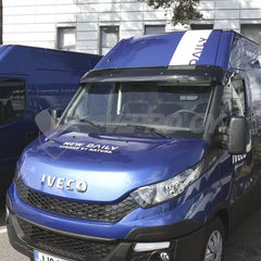 Osłona przeciwsłoneczna IVECO Daily 2024- z wycięciem na czujnik i zestawem montażowym