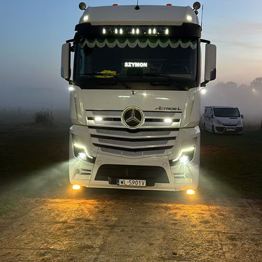 Osłona przeciwsłoneczna MB Actros MP4/MP5 Big Space/Giga Space z wspornikiem na 4 reflektory Jumbo 320FF