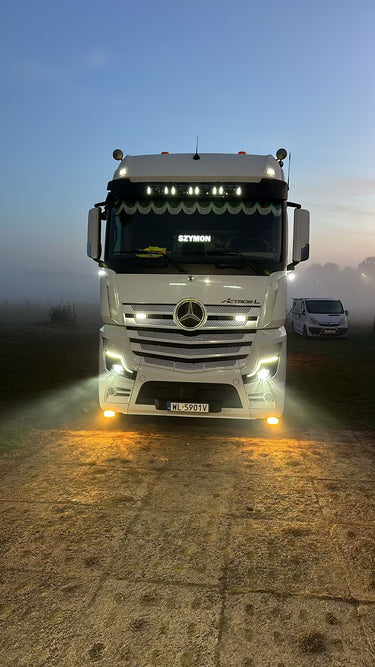 Osłona przeciwsłoneczna MB Actros MP4/MP5 Big Space/Giga Space z wspornikiem na 4 reflektory Jumbo 320FF