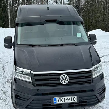 Osłona przeciwsłoneczna VW Crafter / MAN TGE 2017+, z wyciięciami na czujniki, zestaw montażowy