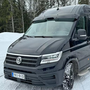 Osłona przeciwsłoneczna VW Crafter / MAN TGE 2017+, z wyciięciami na czujniki, zestaw montażowy