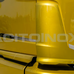 Ozdobne listwy ze stali nierdzewnej na wlot powietrza i drzwi MAN TGX 2020+
