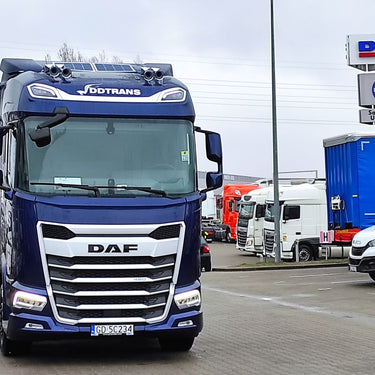 System Fotowoltaiczny Daf XG 2X55 WP z Regulatorem MPPT Bluetooth, Nr Kat. 22H110D100XG Image 2