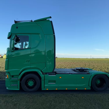 Spoiler pod środni zderzak TruckKing Scania NG z przetłoczeniami