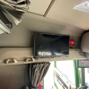 Uchwyt TV do DAF XF, XG, XG+ nad drzwiami kabiny (VESA 75x75/100x100)