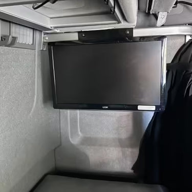 Uchwyt telewizora do Renault T Range nad łóżkiem