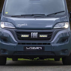 Zestaw dwóch lamp LED Lazer Triple-R 750 Std do grilla FIAT Ducato 2022-2023 z montażem